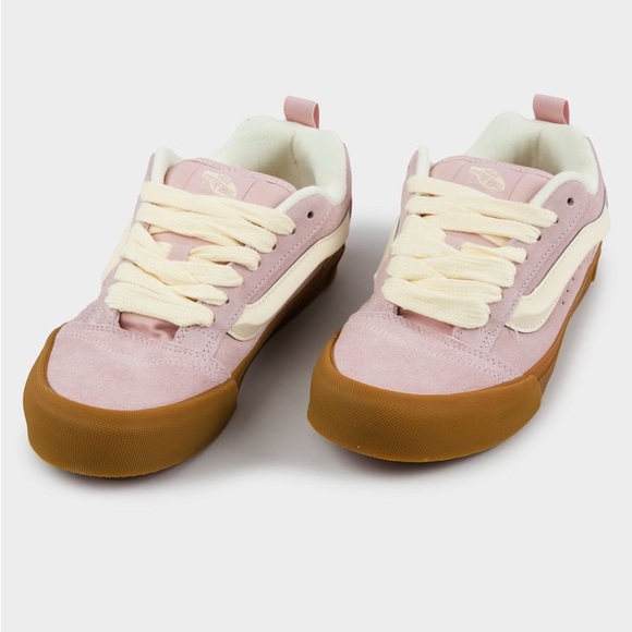 VANS Knu Skool Womens Shoes Skate Sneakers with Gum Sole - Picture 1 of 3